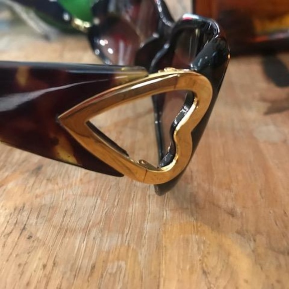 BETSEY JOHNSON Gold Heart Tort UV Sunglasses 32 main image 5